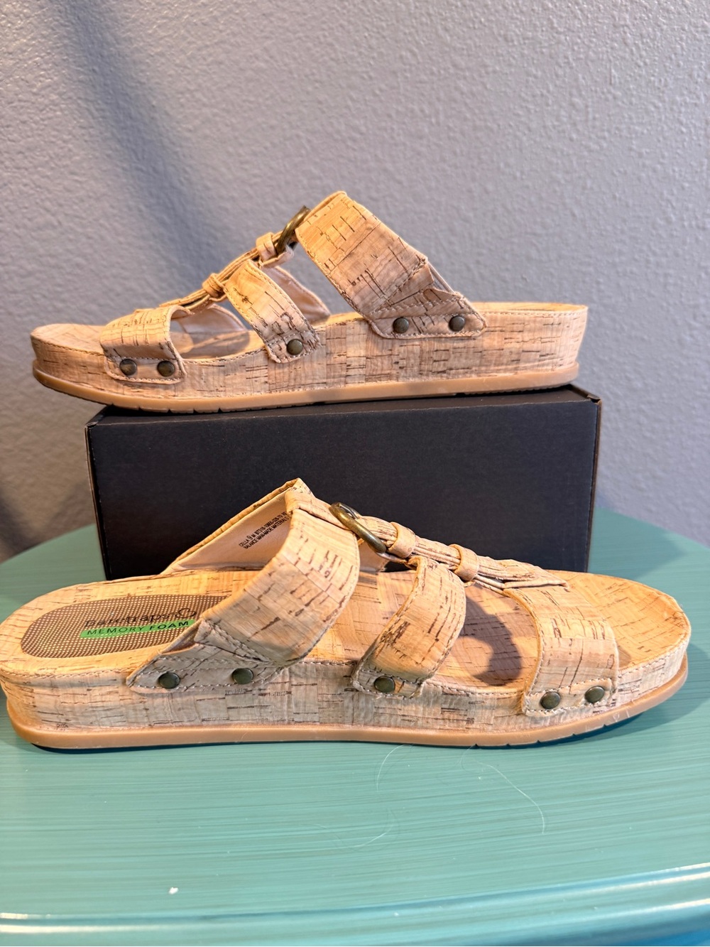Bear Traps Memory Foam Cella Sandals Natural Cork Buckle Detail Sz 9 | GUC